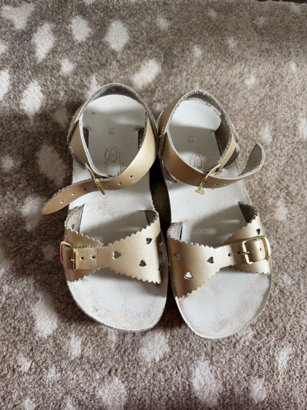 Salt Water Sun-San Sweetheart gold leather sandals size 10